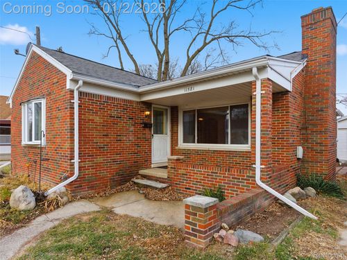 11581 Metter Ave, Warren, MI, 48089-3842 | Card Image