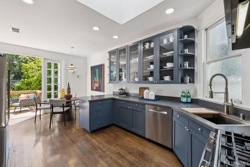 263 Carl St, San Francisco, CA, 94117-3804 | Card Image
