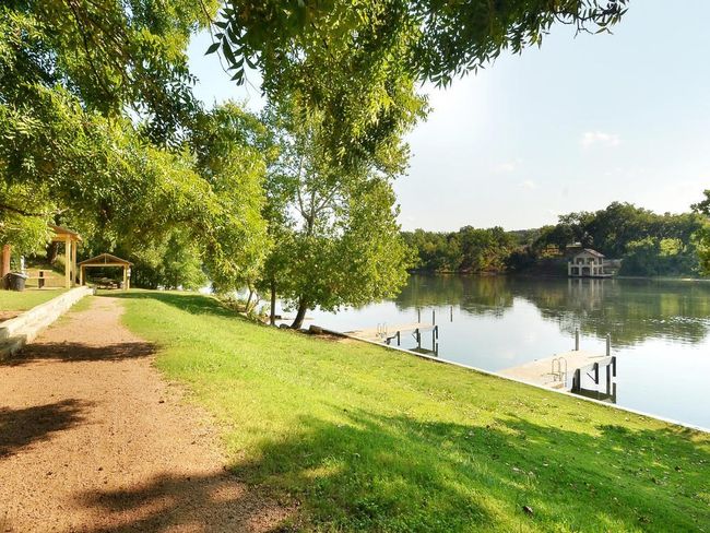 Day docks at the community Lake Park on Lake Austin. | Image 39