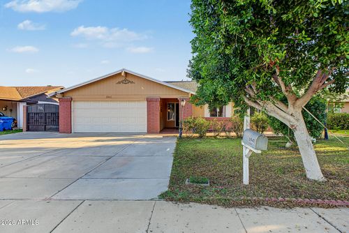 8941 W Monterey Way, Phoenix, AZ, 85037-2936 | Card Image