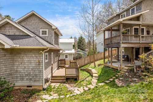19 Castle St, Asheville, NC, 28803-2526 | Card Image