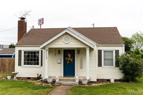 1117 Beverly Dr, Lebanon, MO, 65536-3628 | Card Image