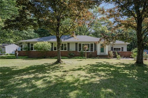 4379 Orangedale Rd, Chagrin Falls, OH, 44022-1438 | Card Image