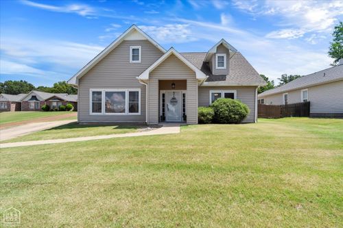 2510 Greenbriar Dr, Jonesboro, AR, 72401-5946 | Card Image