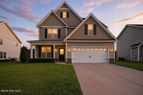 102 Periwinkle St, Burgaw, NC, 28425-6004 | Card Image