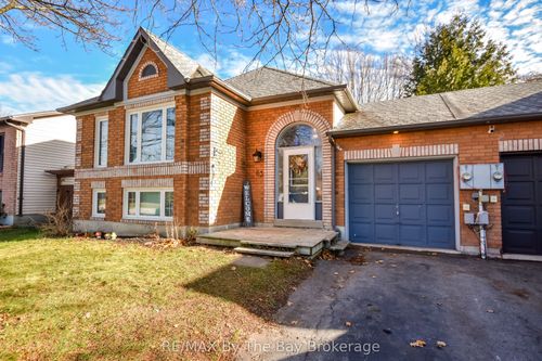 63 Fernbrook Dr, Wasaga Beach, ON, L9Z1G4 | Card Image