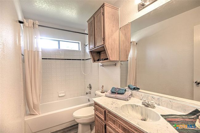 Secondary Bathroom | Image 29