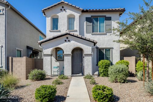 5742 W Illini St, Phoenix, AZ, 85043-6427 | Card Image