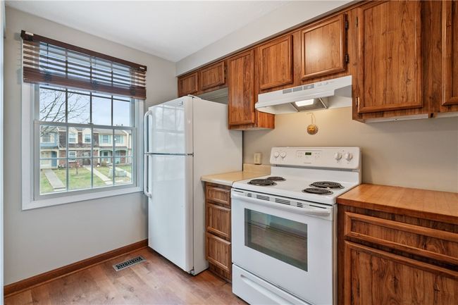310 Redrome Cir W, Townhouse with 2 bedrooms, 2 bathrooms and 3 parking in Bridgeville PA | Image 18