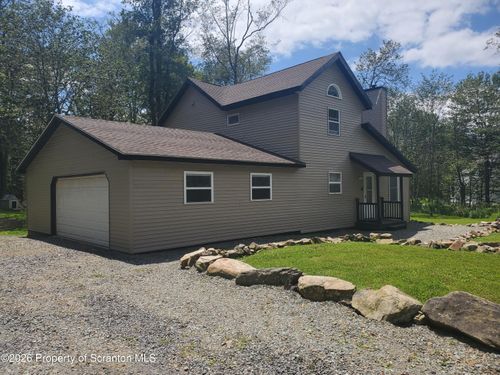 9268 Horn Owl Ln, Tobyhanna, PA, 18466-8151 | Card Image