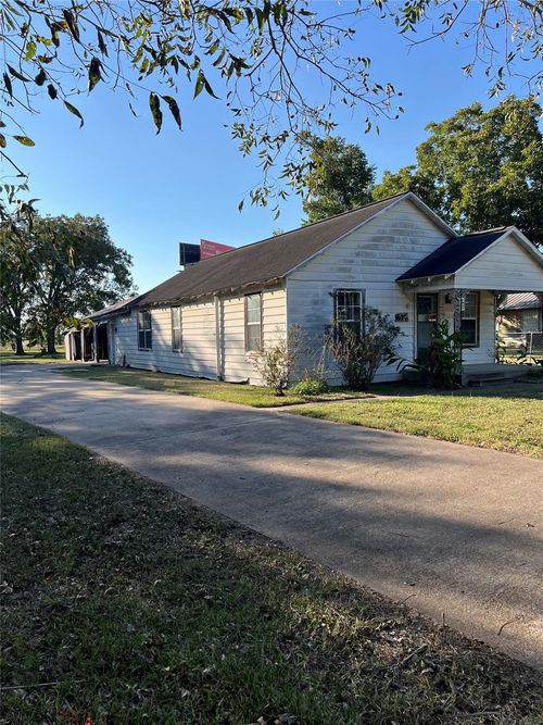 615 N 4th, Ganado, TX, 77962-8434 | Card Image