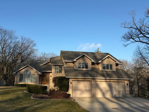 33 W Eureka Dr, Lemont, IL, 60439-3938 | Card Image