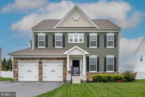 31 Wintergreen Way, CHARLES TOWN, WV, 25414-1779 | Card Image
