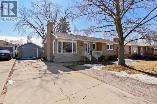 579 Berkshire Rd, Sarnia, ON, N7V1Y4 | Card Image
