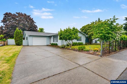 243 Nw Sunny Dr, Dallas, OR, 97338-1041 | Card Image