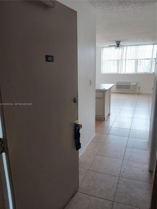 apt-212a-2501 Riverside Dr, Coral Springs, FL, 33065-5568 | Card Image