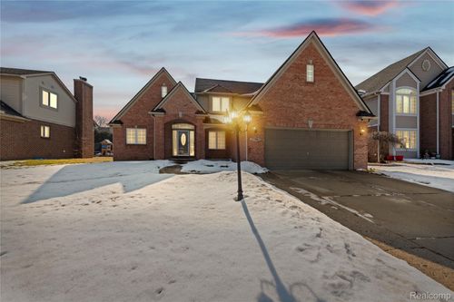 25965 Labana Woods Dr, Taylor, MI, 48180-9304 | Card Image