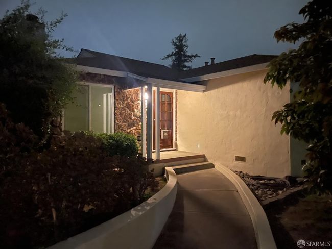 21723 Ada St, House other with 3 bedrooms, 2 bathrooms and 2 parking in Castro Valley CA | Image 4