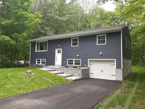 38 Pine Woods Rd, Hyde Park, NY, 12538-1620 | Card Image