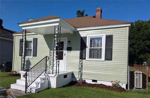 709 Walnut St, Franklin, VA, 23851-2040 | Card Image