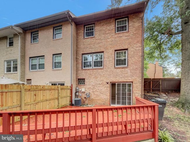 14849 Leicester Ct, Townhouse with 3 bedrooms, 4 bathrooms and null parking in CENTREVILLE VA | Image 19
