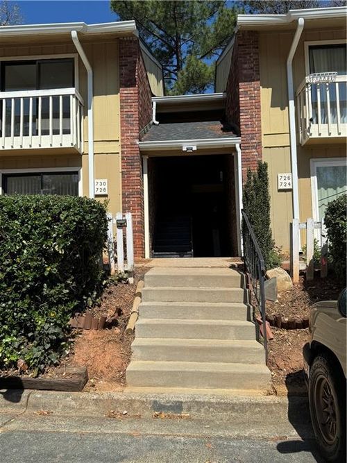 728 Hanover Ln Se, Marietta, GA, 30067-6697 | Card Image