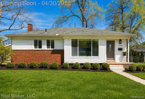 8410 Northfield Blvd, Oak Park, MI, 48237-1807 | Card Image