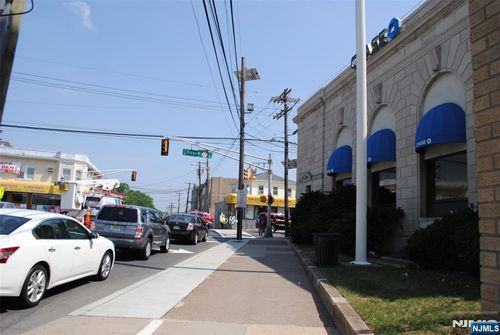 576 Valley Brook Ave, Lyndhurst, NJ, 07071-1919 | Card Image