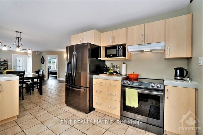 6 Telegraph Cres, House attached with 3 bedrooms, 2 bathrooms and 4 parking in Alfred ON | Image 9