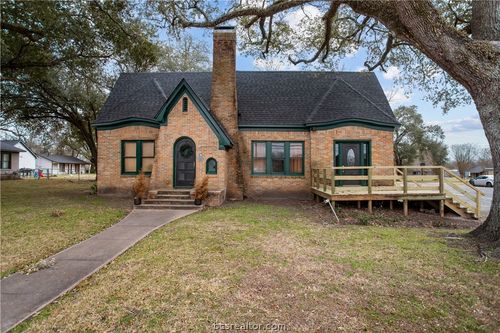 706 E Main St, Madisonville, TX, 77864-2039 | Card Image