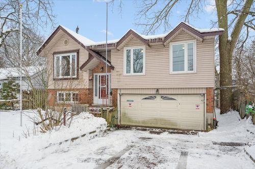 224 Delhi St, Guelph, ON, N1E4K2 | Card Image