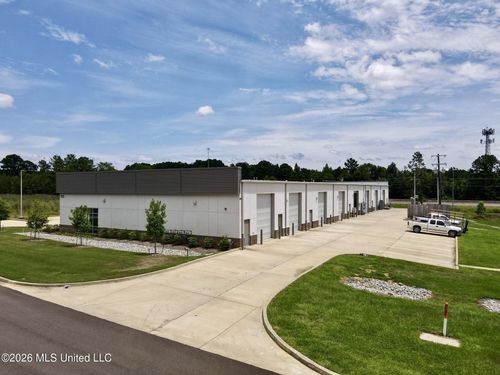 780-185 Country Place Pkwy, Pearl, MS, 39208-6676 | Card Image