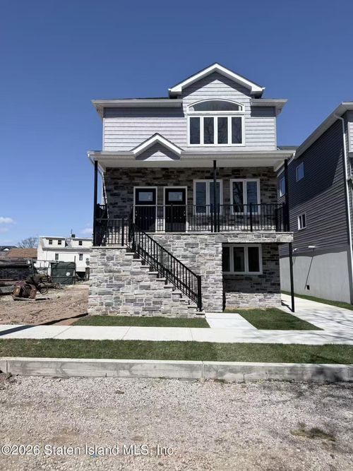 27 Lava Street, Staten Island, NY, 10305 | Card Image