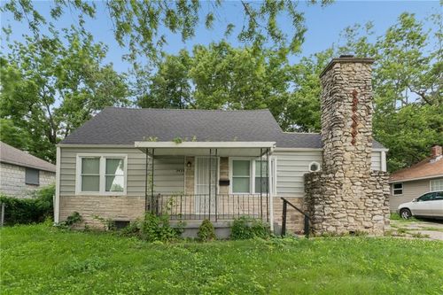 2428 Oakley Ave, Kansas City, MO, 64127-4845 | Card Image