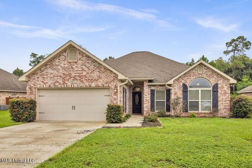 74 Tantallon Dr, Ocean Springs, MS, 39564-8935 | Card Image
