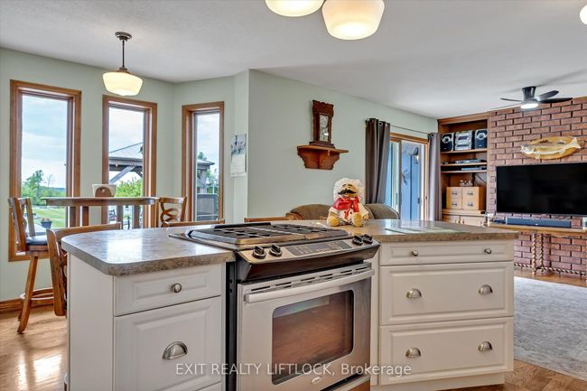 890 Stewart Line, House other with 4 bedrooms, 2 bathrooms and 8 parking in Cavan ON | Image 9