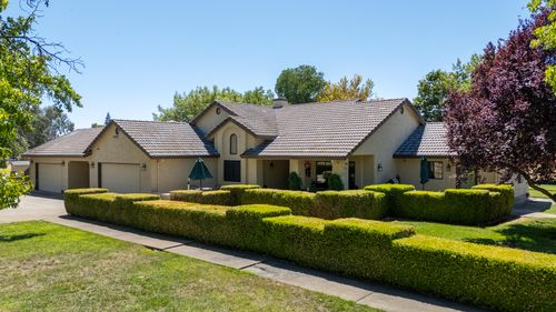 2581 Majestic Oak Cir, Cottonwood, CA, 96022-9543 | Card Image