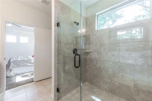 Bathroom Sample | Image 19