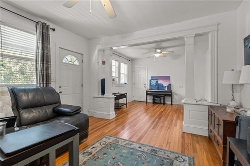 3862 Mendon Rd, Cumberland, RI, 02864-1811 | Card Image