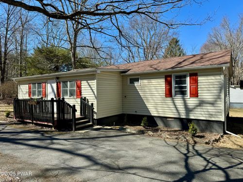 102 Keitha Ln, East Stroudsburg, PA, 18302-8016 | Card Image