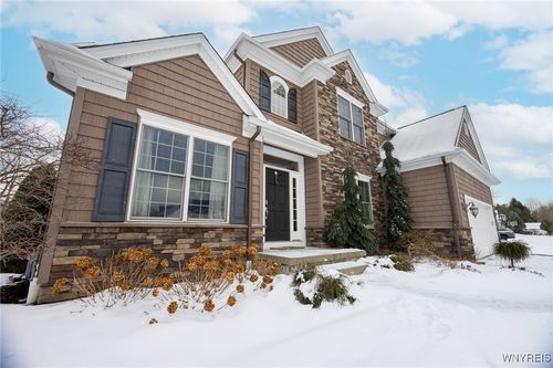 33 S Rockingham Way, Amherst, NY, 14228-3721 | Card Image
