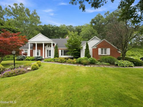 7 Macaffer Dr, Menands, NY, 12204-1207 | Card Image