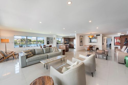 206-873 Ne 195, Miami, FL, 33179 | Card Image