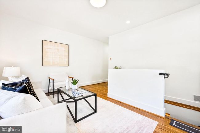319 Hume Ave, Home with 2 bedrooms, 2 bathrooms and null parking in ALEXANDRIA VA | Image 4