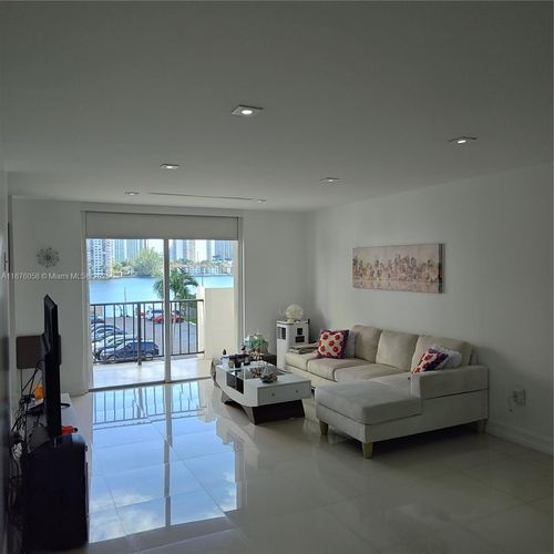 apt-301-2750 Ne 183rd St, Aventura, FL, 33160-2117 | Card Image