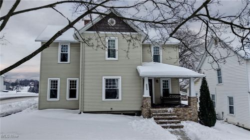 233 W Main St, Sugarcreek, OH, 44681-9343 | Card Image