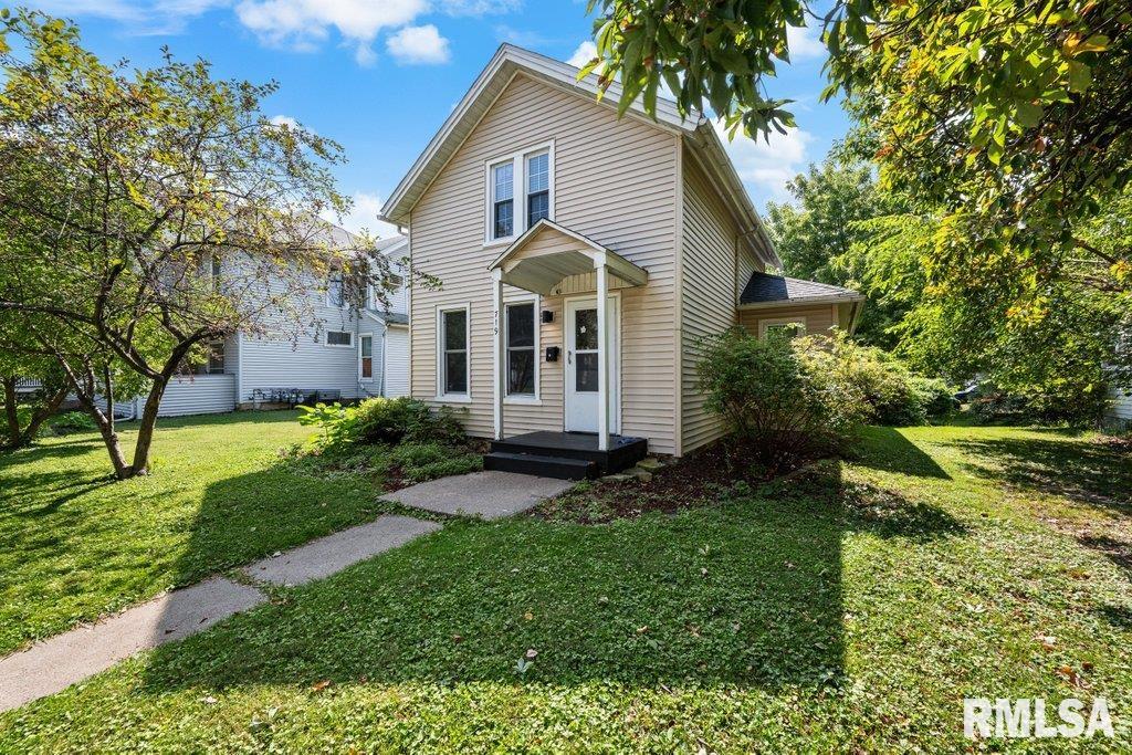 13th St, Davenport, IA 52803