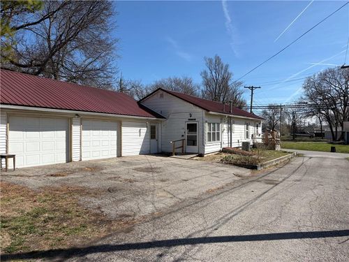 112 S Locust St, Cameron, MO, 64429-2234 | Card Image