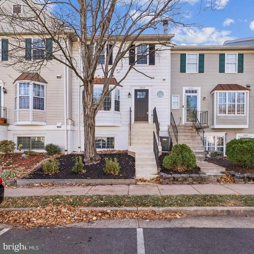 13723 Autumn Vale Ct, CHANTILLY, VA, 20151-3520 | Card Image