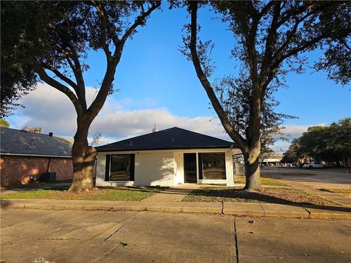 3515 Parliament Dr, Alexandria, LA, 71303 | Card Image